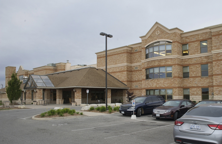 Exterior view of Aspen Lake building